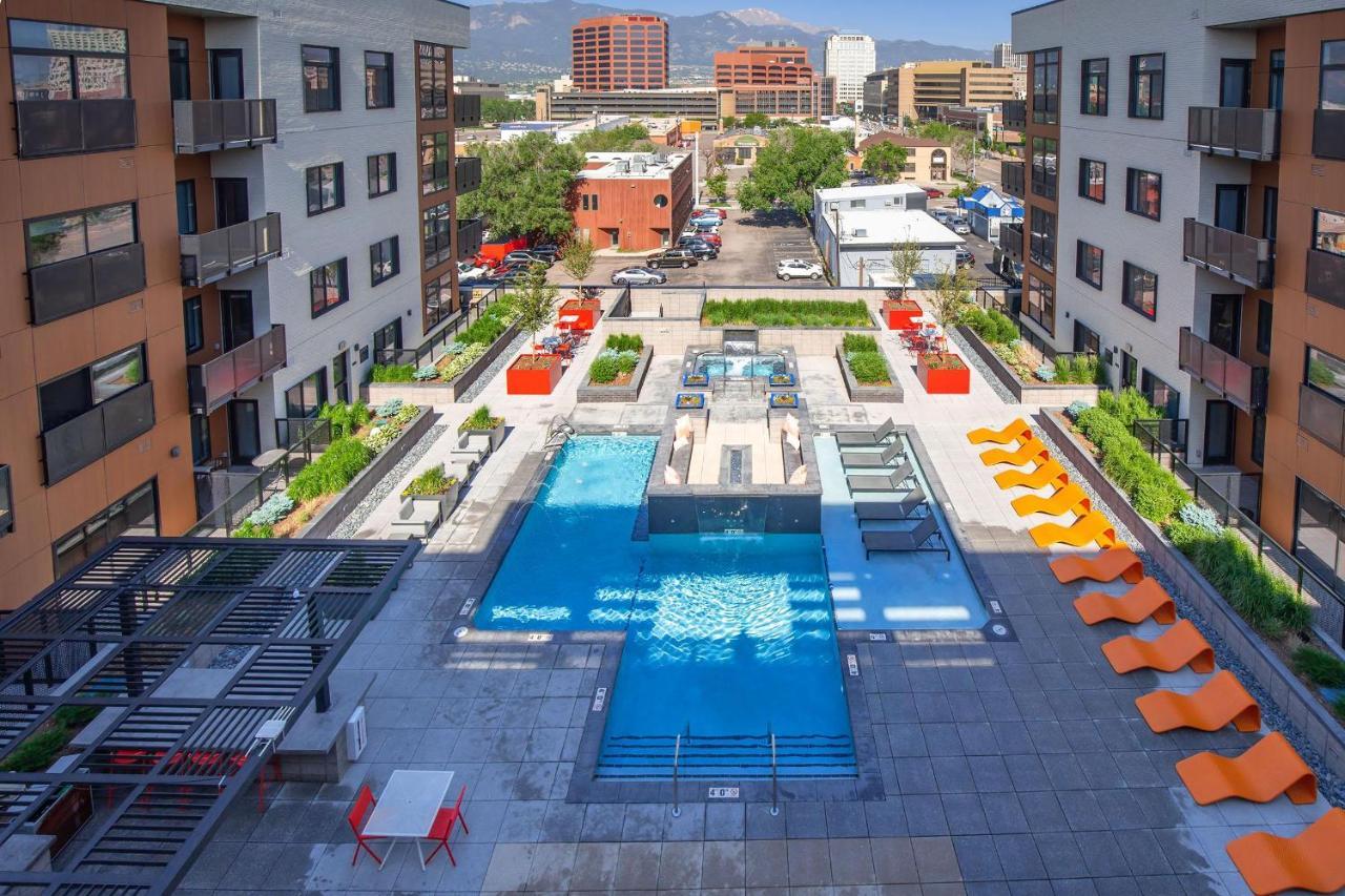 Апартаменты Colorado Springs Luxurious Unit With Mountain View Экстерьер фото