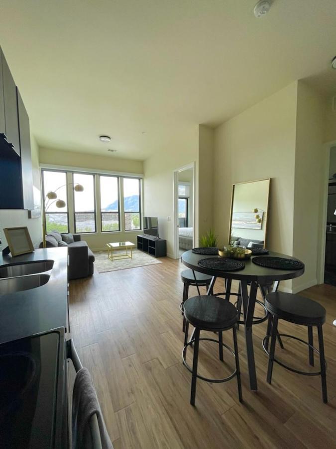Апартаменты Colorado Springs Luxurious Unit With Mountain View Экстерьер фото
